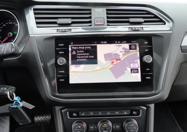 Volkswagen Tiguan cena 89900 przebieg: 139000, rok produkcji 2018 z Sulęcin małe 497